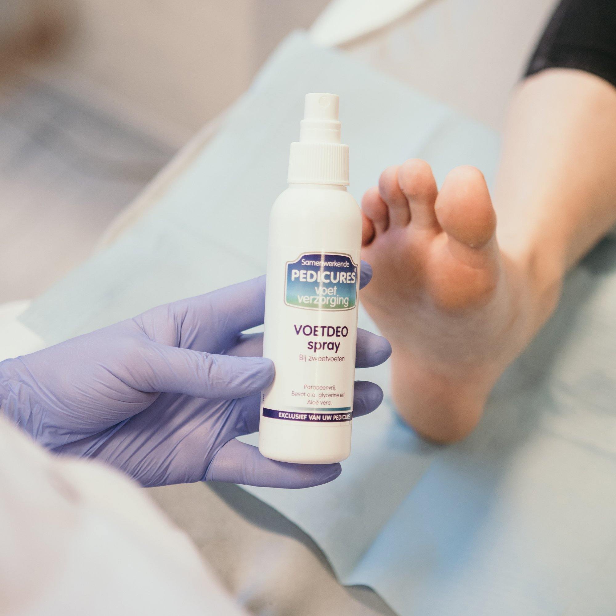 Samenwerkende Pedicures Voetdeo Spray voetspray fris met tea tree