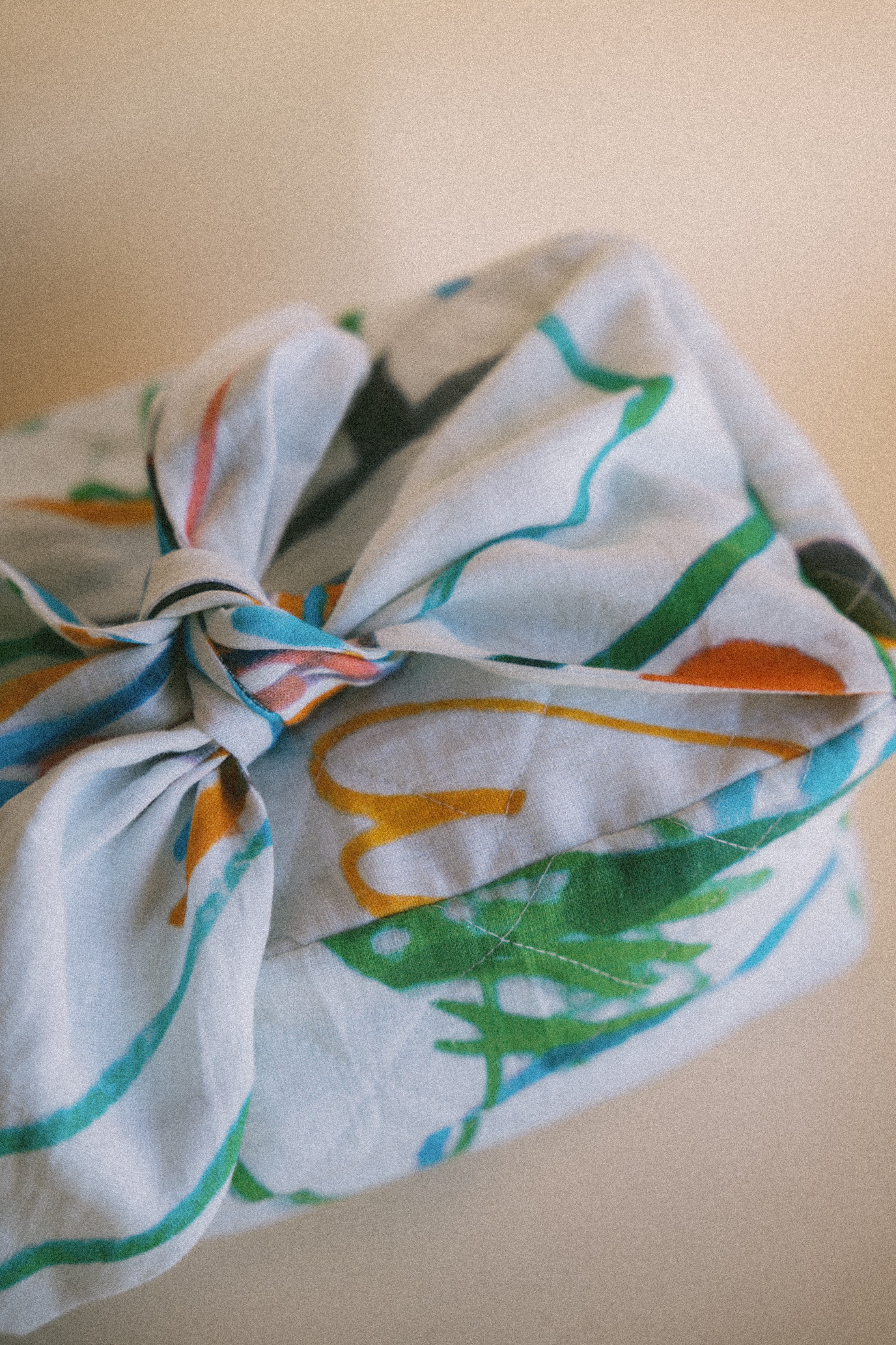 LIV Botanics THE BEAUTY BAG toilettas Birds of Paradise