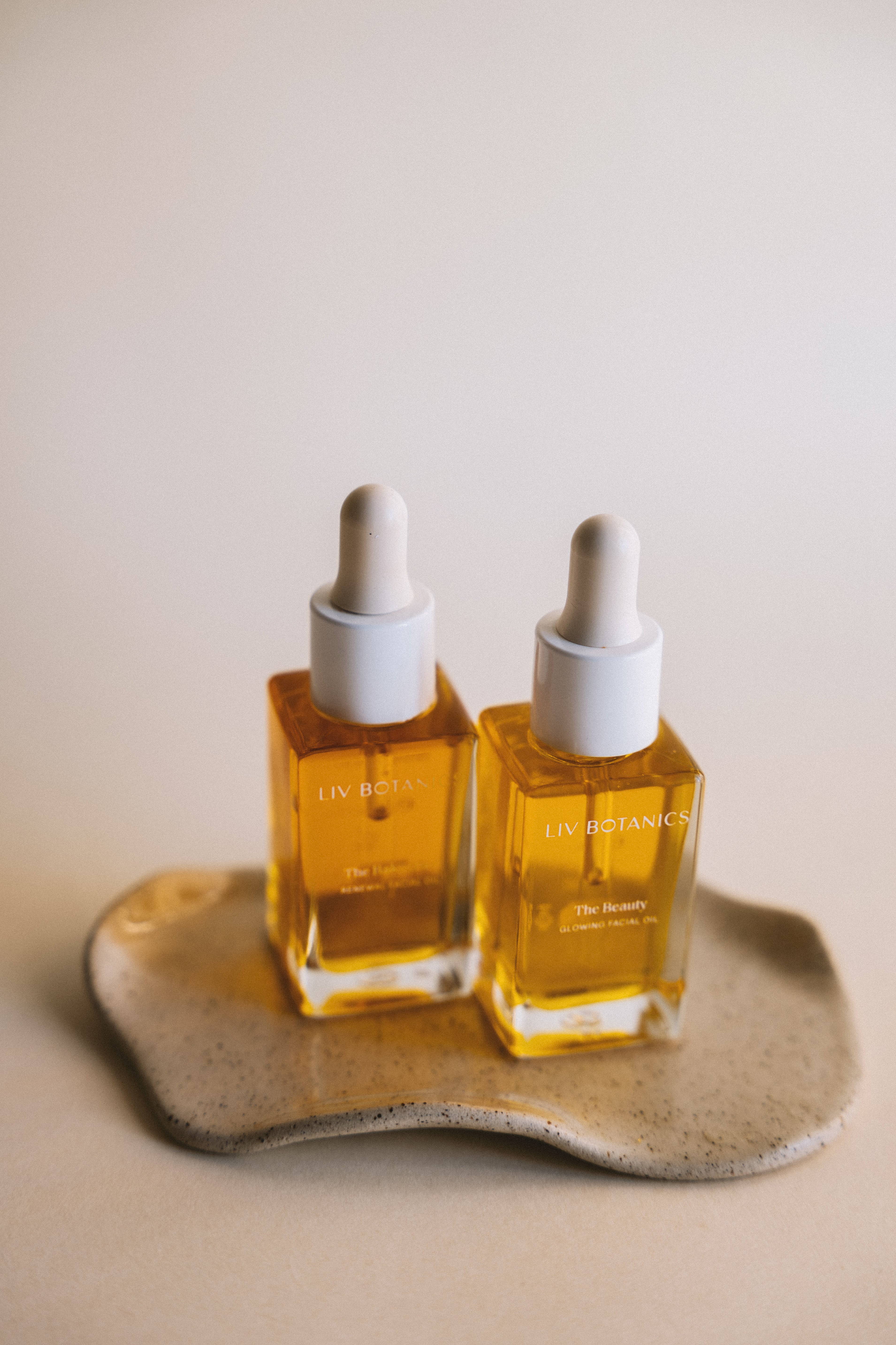 LIV Botanics The Marlous Plate schaaltje handgemaakt keramiek